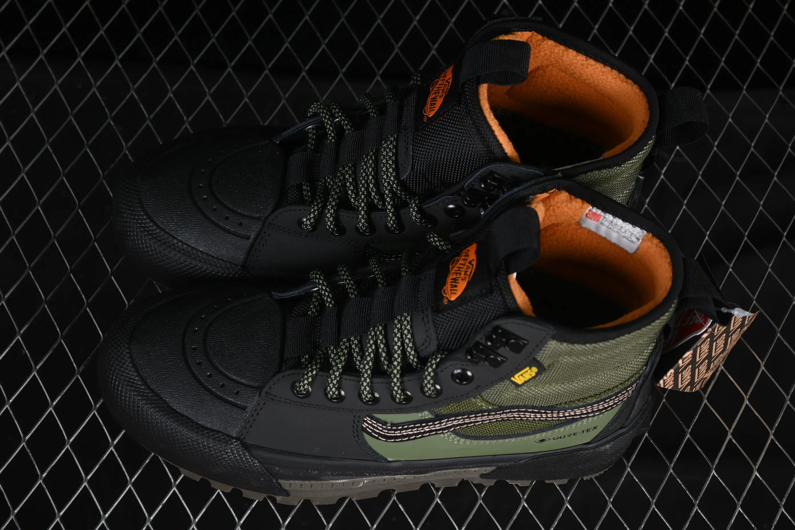All categories Vans Vans series Vans Hi Vans high-top Vans Sk8-Hi Gore Te Outdoor adventure series round-toe lace-up high-top outdoor functional casual shoes VN0A5I11BIQ